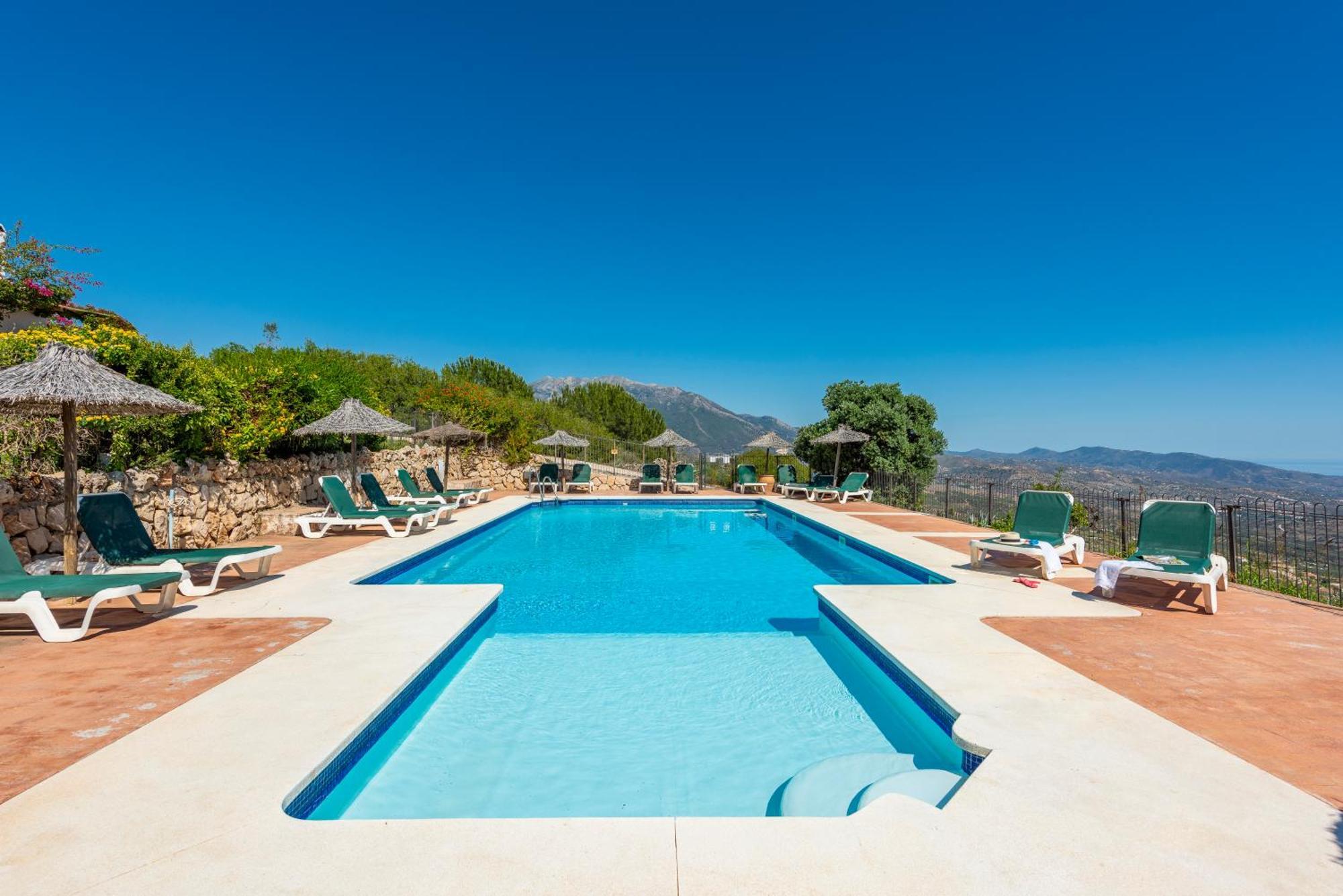 Cantueso Holiday Park Periana Eksteriør bilde
